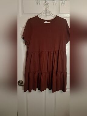 Old Navy Tiered Short Sleeve Dress in Deep Brown